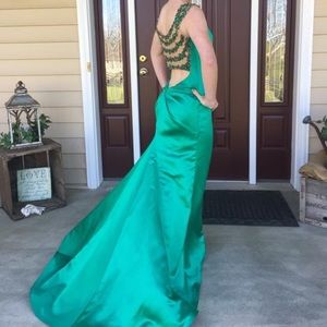 Emerald Green Sherri Hill Prom Dress